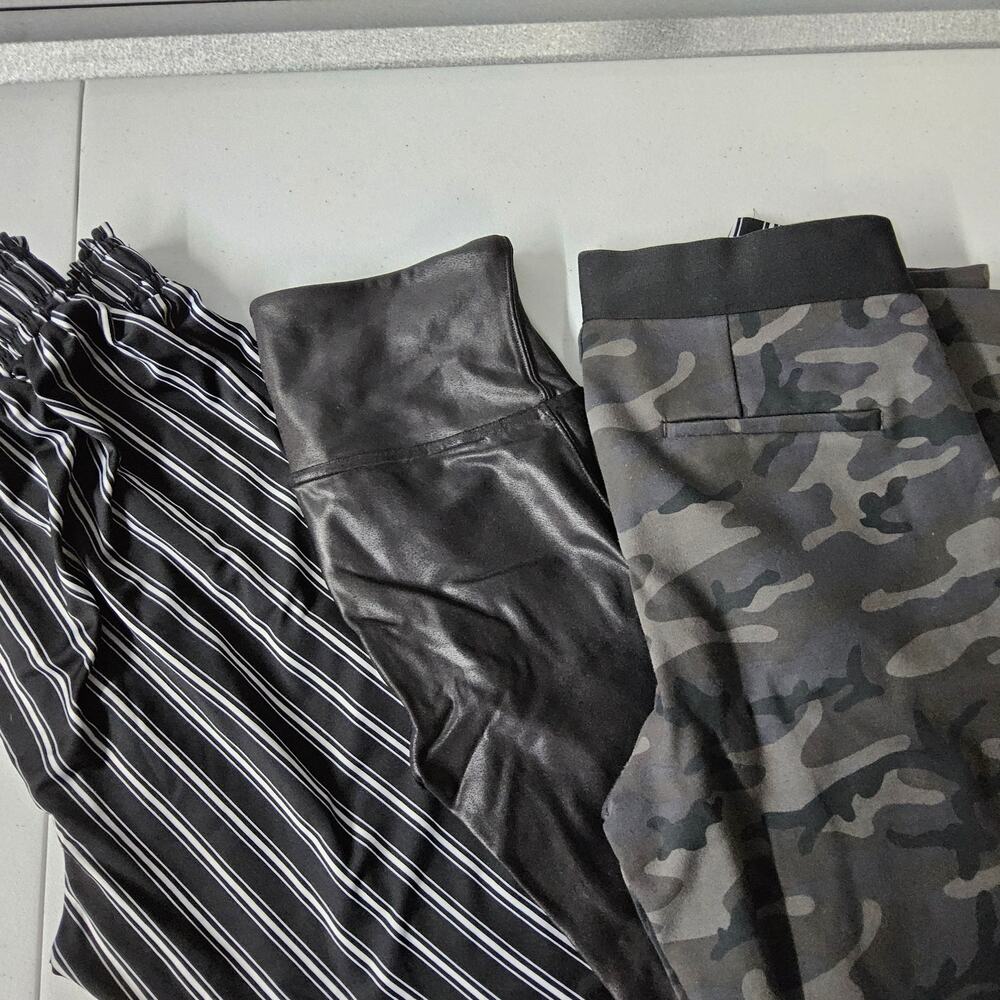Women's Small Pants Bundle of‎ 3